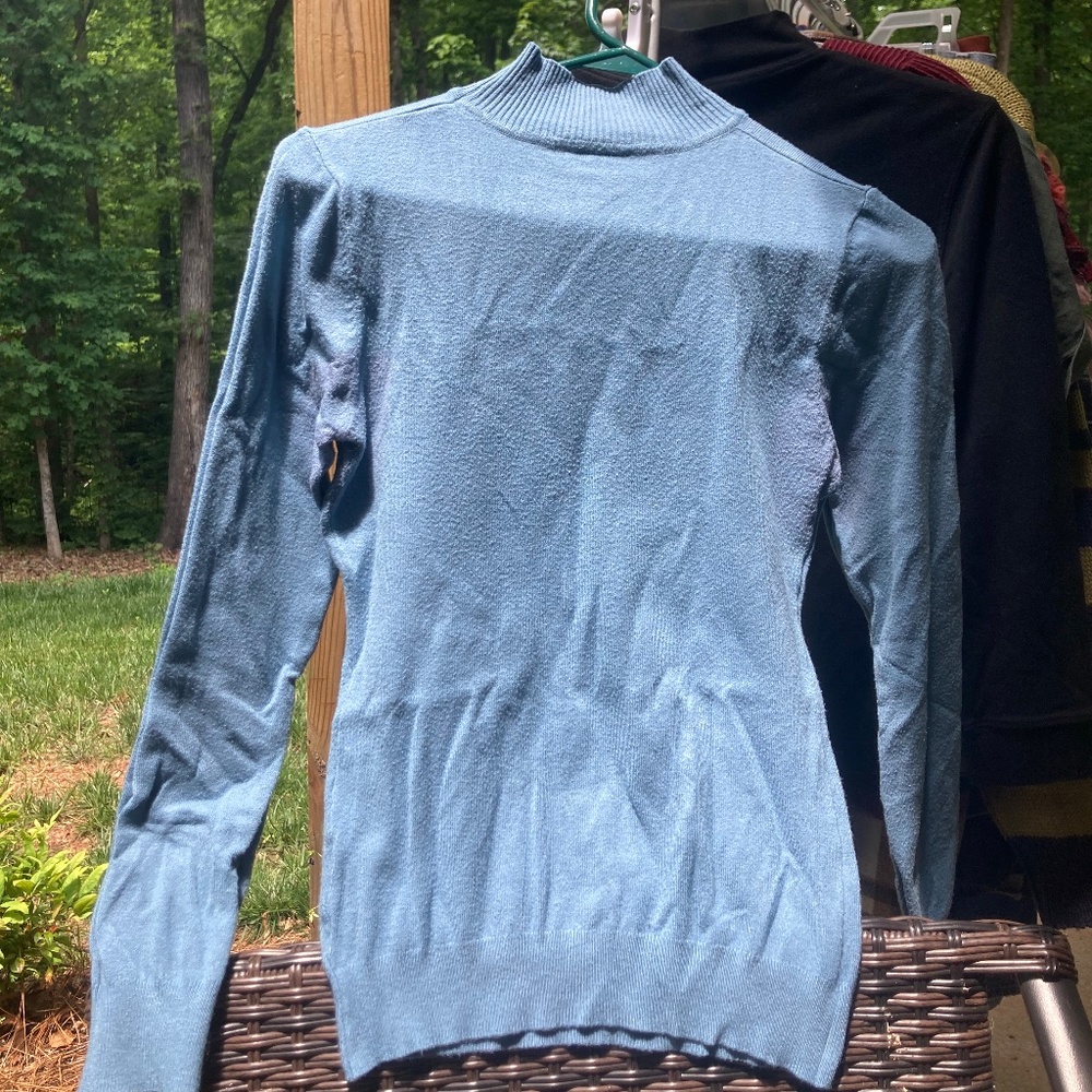 Basic Fitted & Soft Blue Turtleneck